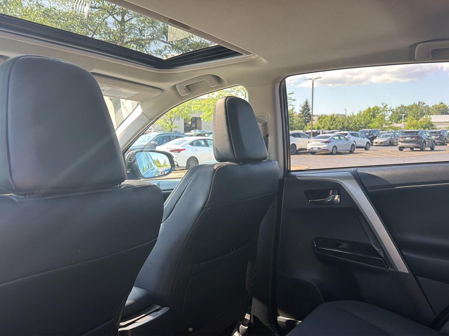 Used 2018 Galactic Aqua Mica Toyota Limited image 9