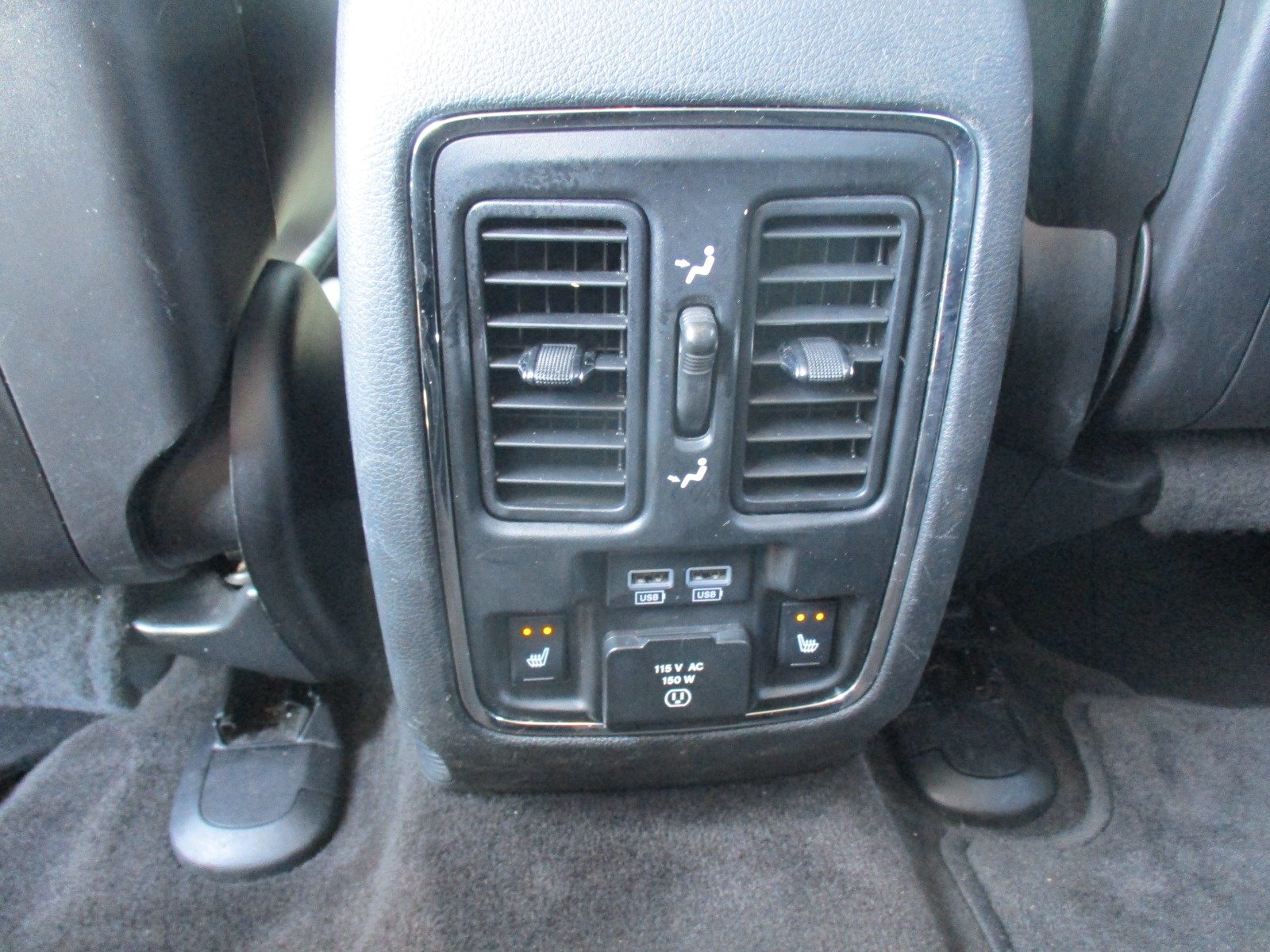 Used 2016 SILVER Dodge Limited image 17