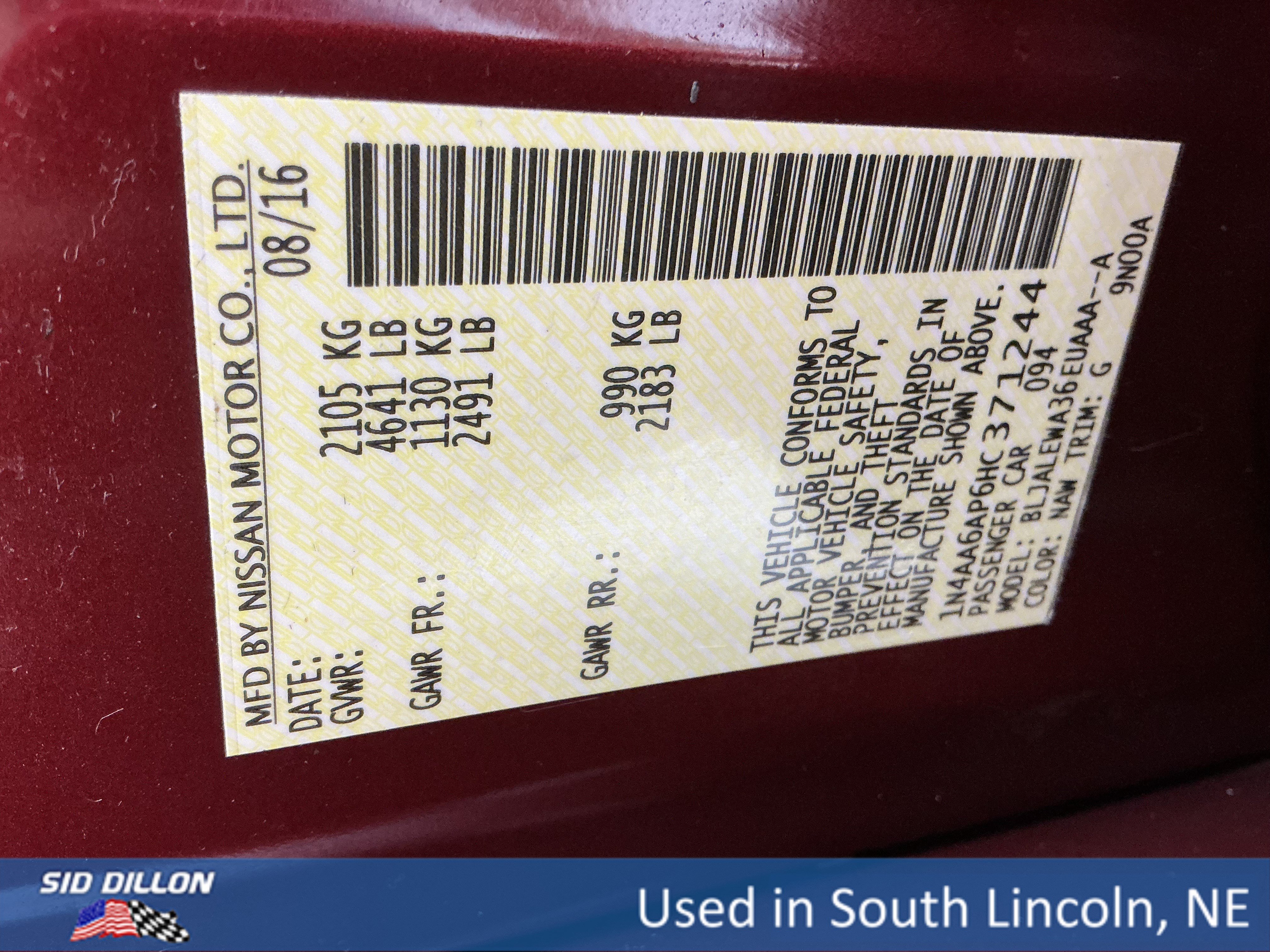 Used 2017 Coulis Red Nissan SL image 14