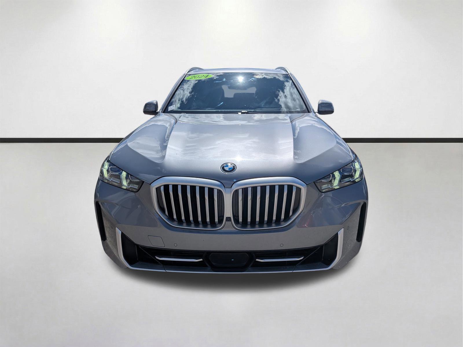 Used 2024 Skyscraper Gray Metallic BMW xDrive40i image 9