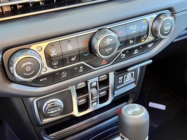 2025 Jeep Wrangler 4-Door Sahara - Photo 32