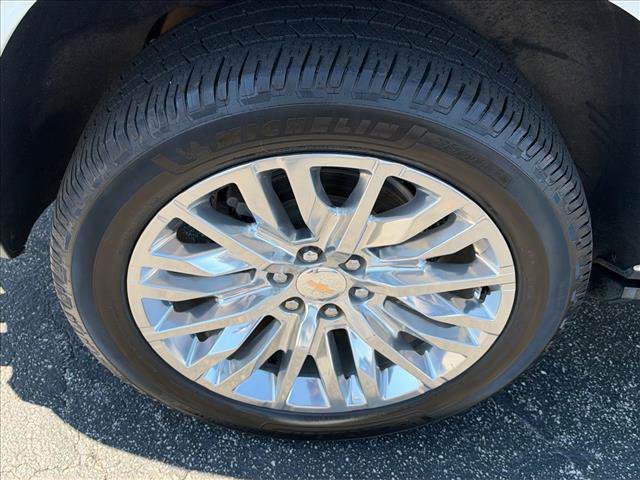 Used 2023 IRIDESCENT PEARL TRICOAT Chevrolet Premier image 38