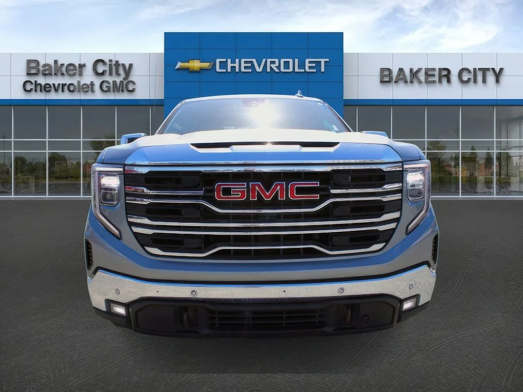 Used 2024 Sterling Metallic GMC SLT image 30