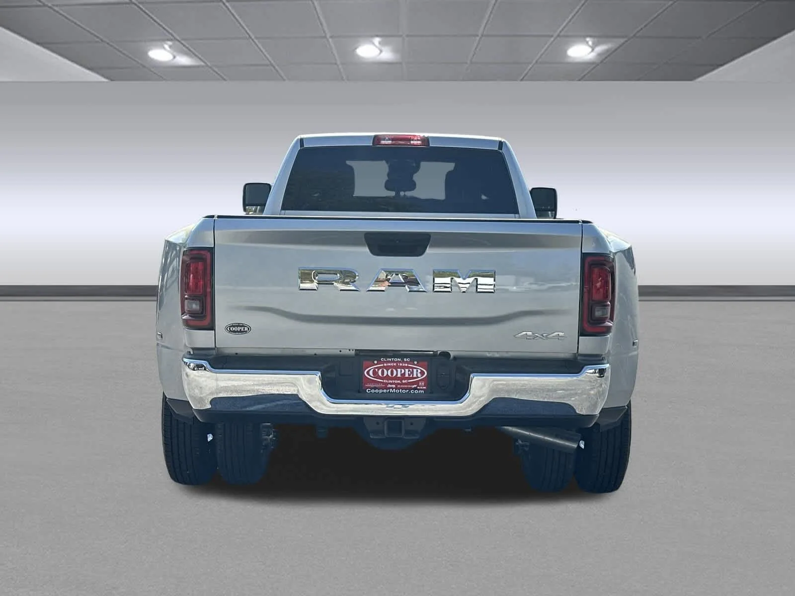 New 2026 Silver-Zynith Exterior Paint RAM Tradesman image 4