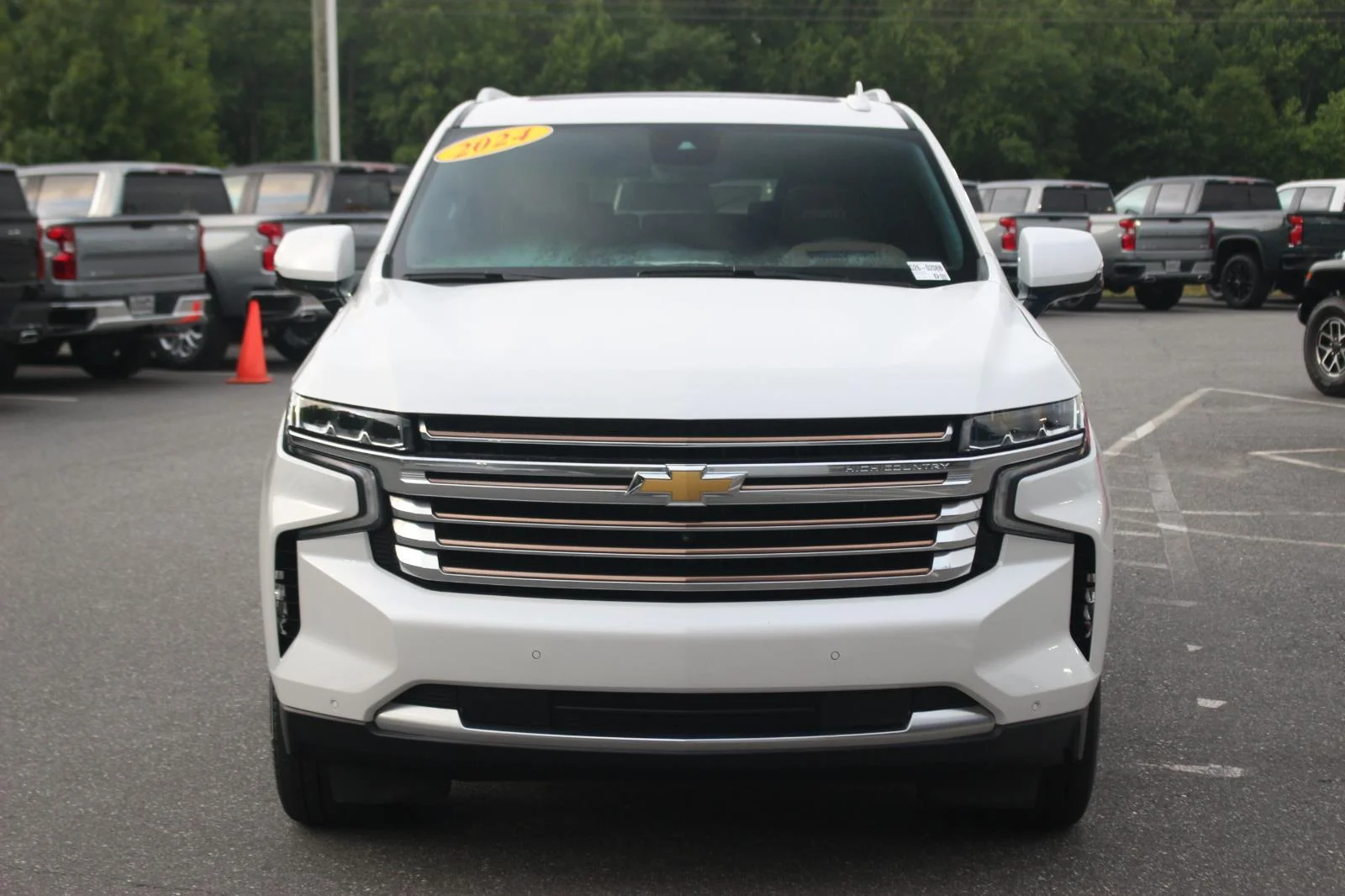 Used 2024 Iridescent Pearl Tricoat Chevrolet High Country image 2