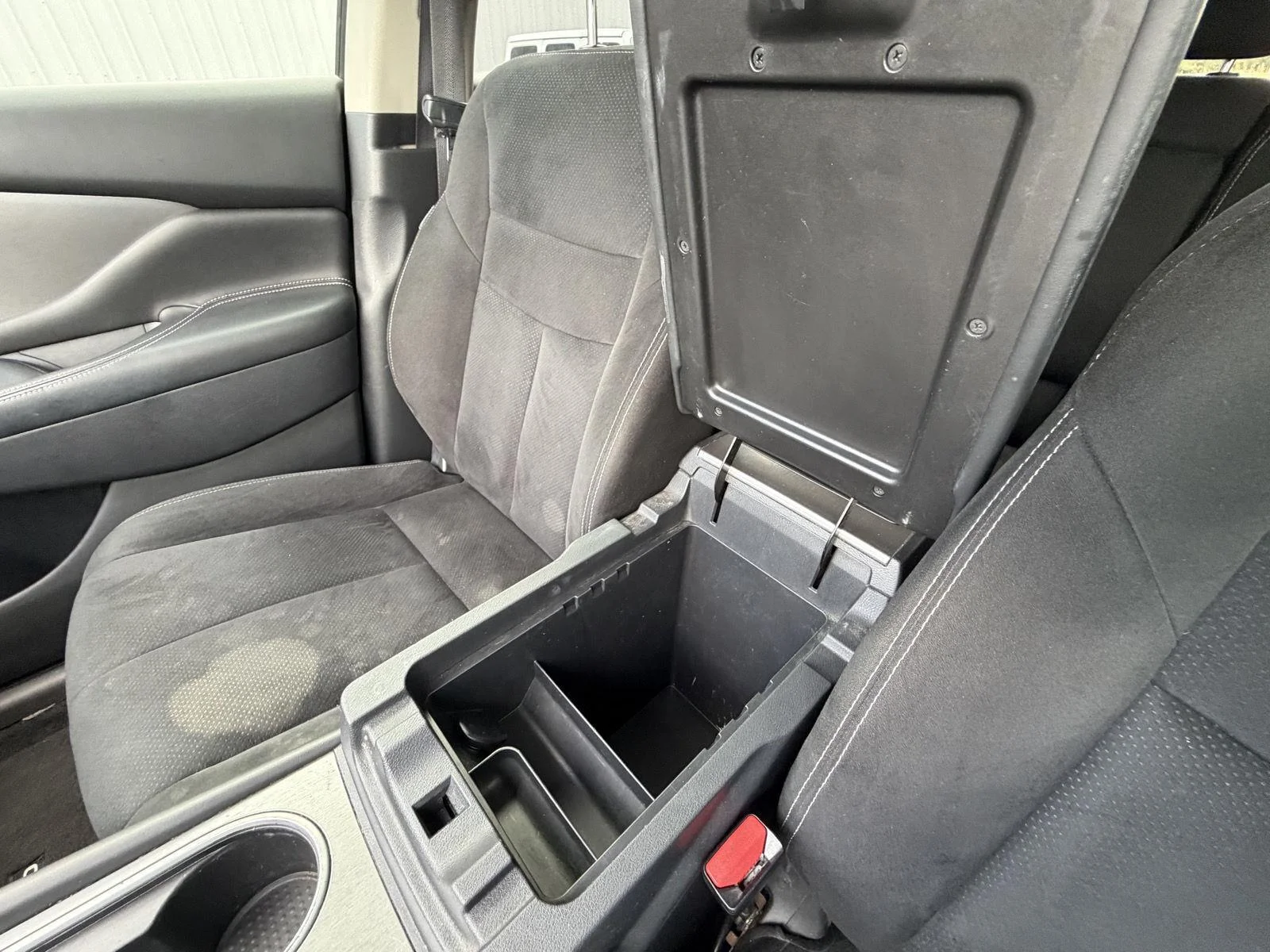Used 2019 Pearl White Tricoat Nissan S image 14