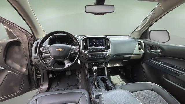 Used 2022 Gray Chevrolet Z71 image 16