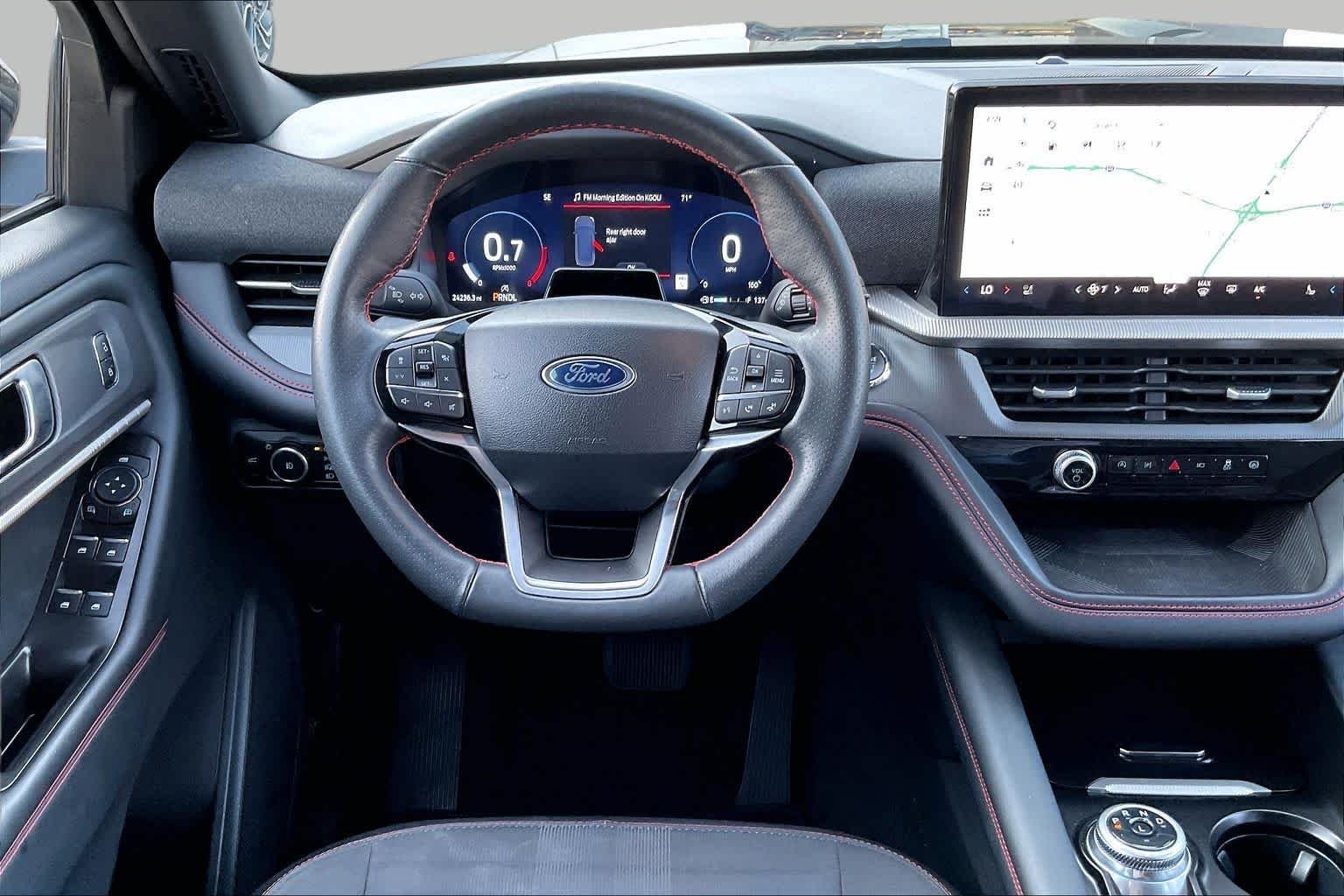 Used 2025 Agate Black Ford ST-Line image 12
