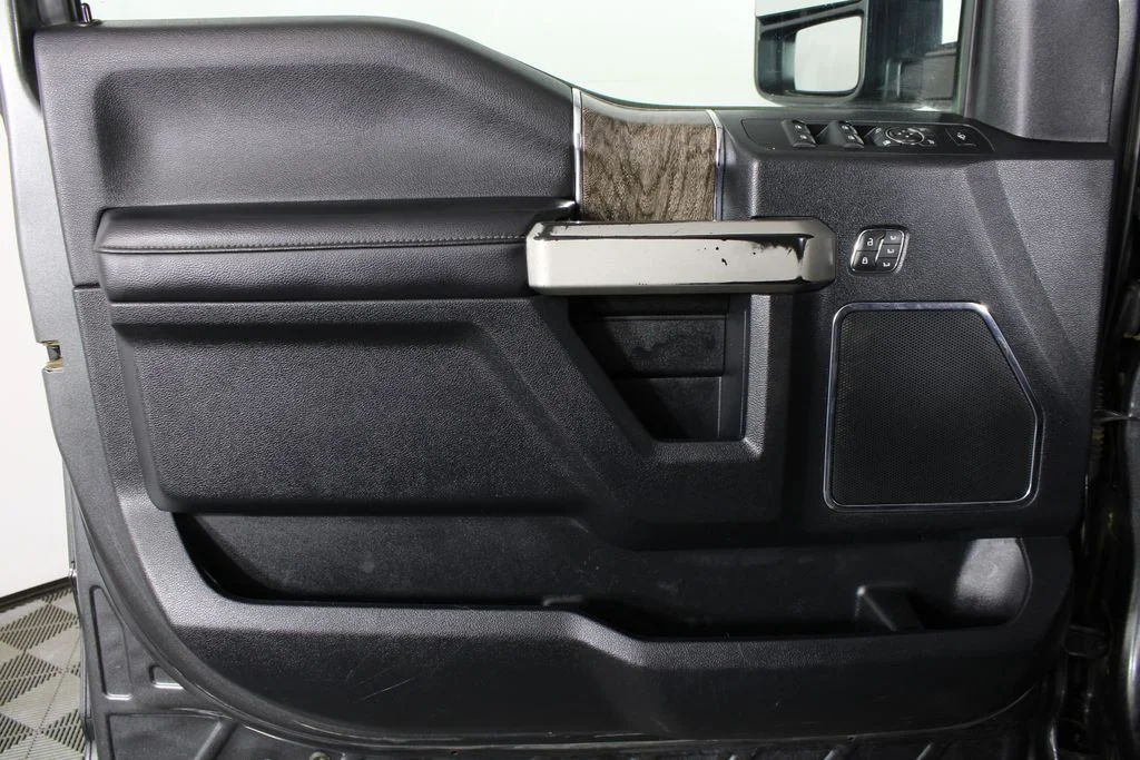 Used 2019 Gray Ford Lariat image 10