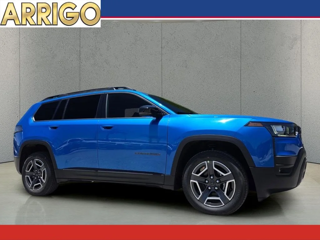 New 2026 Hydro Blue Pearl-Coat Exterior Paint Jeep Limited image 1