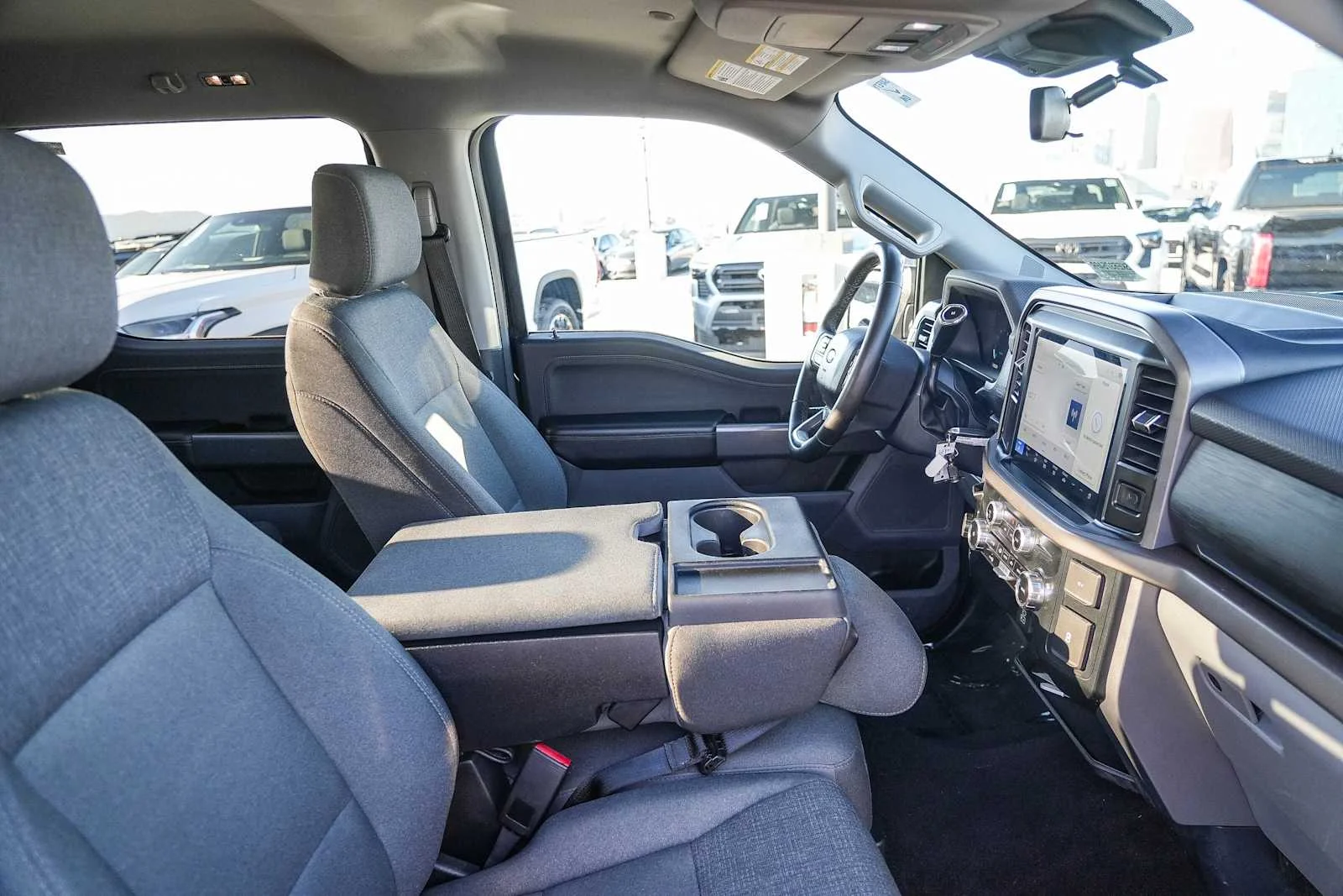 Used 2025 Agate Black Metallic Ford XLT image 15