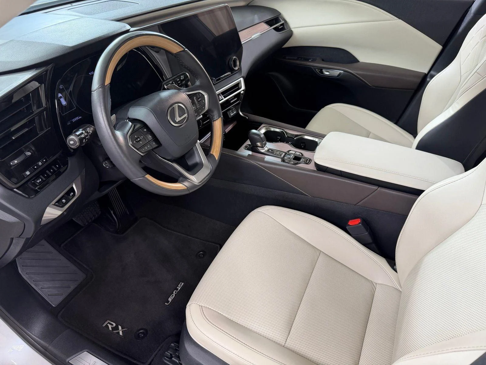 Used 2024 Eminent White Pearl Lexus RX 350 Premium image 10