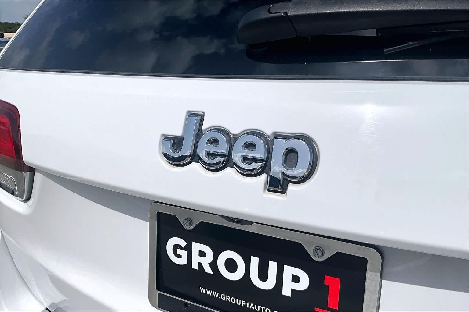 Used 2021 Bright White Clearcoat Jeep Limited image 30