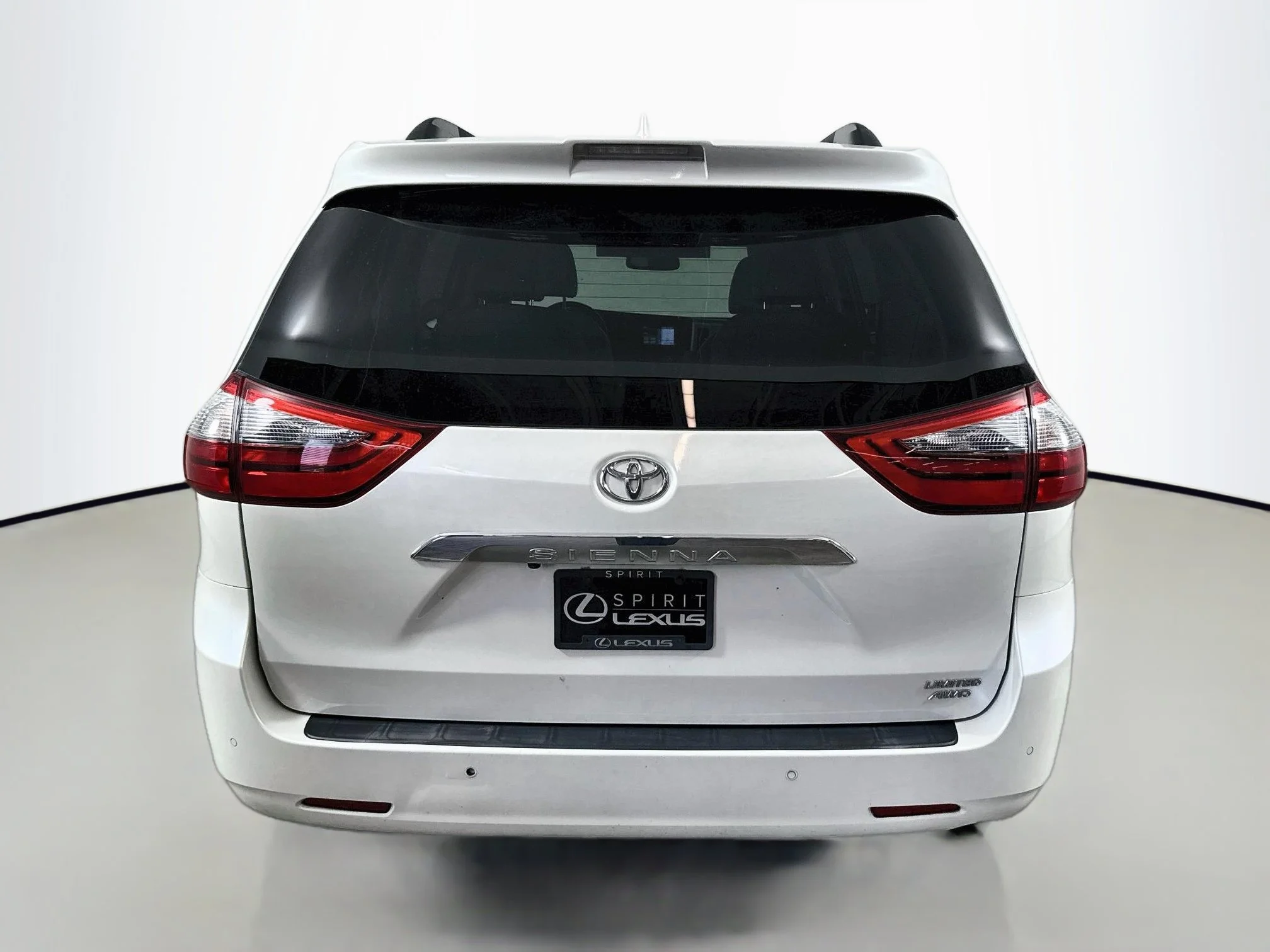 Used 2020 Blizzard Pearl Toyota Limited Premium image 6