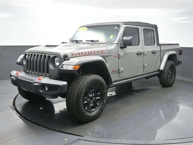 Used 2022 Gray Jeep Mojave image 3