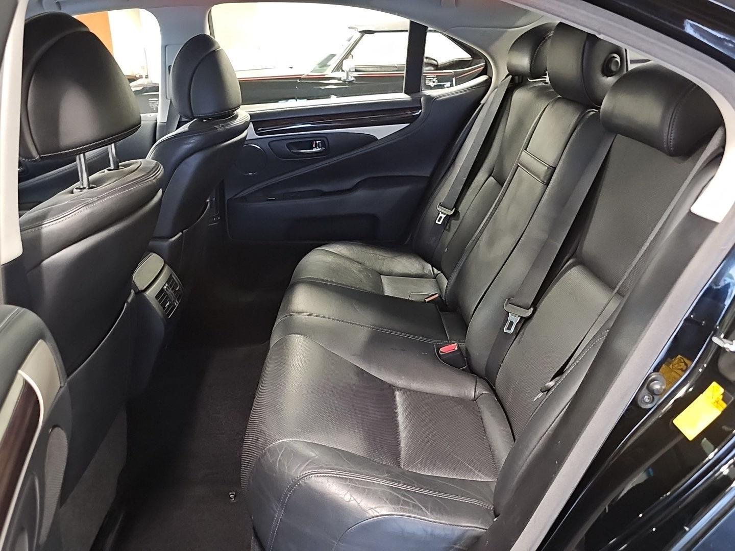 Used 2014 Obsidian Lexus 4DR SDN RWD image 29