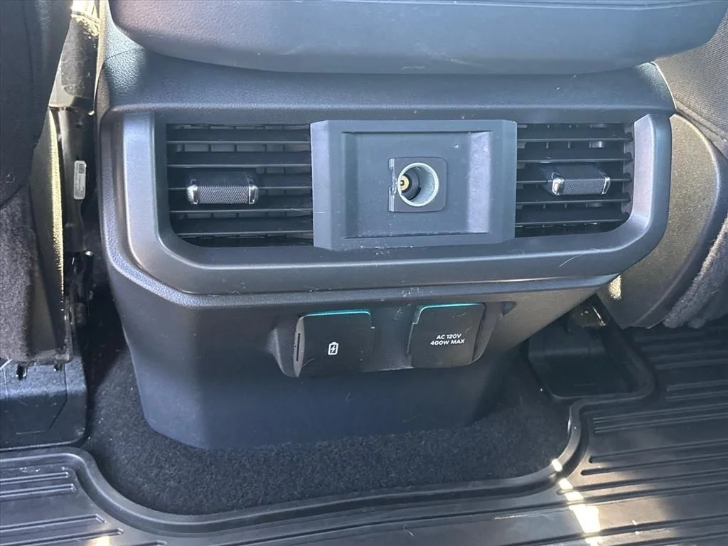 Used 2024 Black Ford XLT image 21
