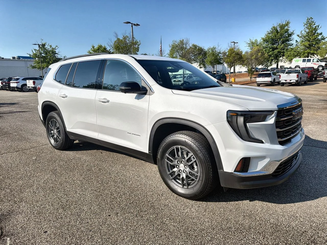 New 2026 Summit White GMC Elevation image 2