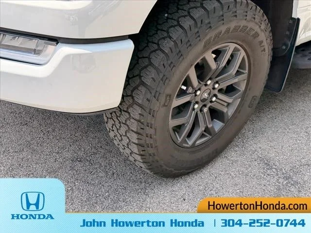 Used 2023  Ford Tremor image 27