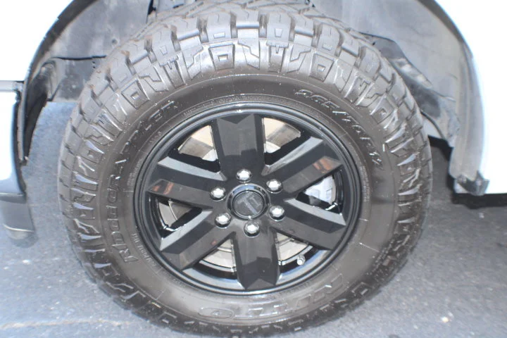 Used 2023  Ford  image 5