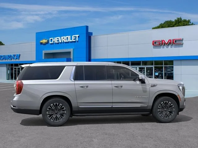 New 2026 Sterling Metallic GMC Elevation image 5