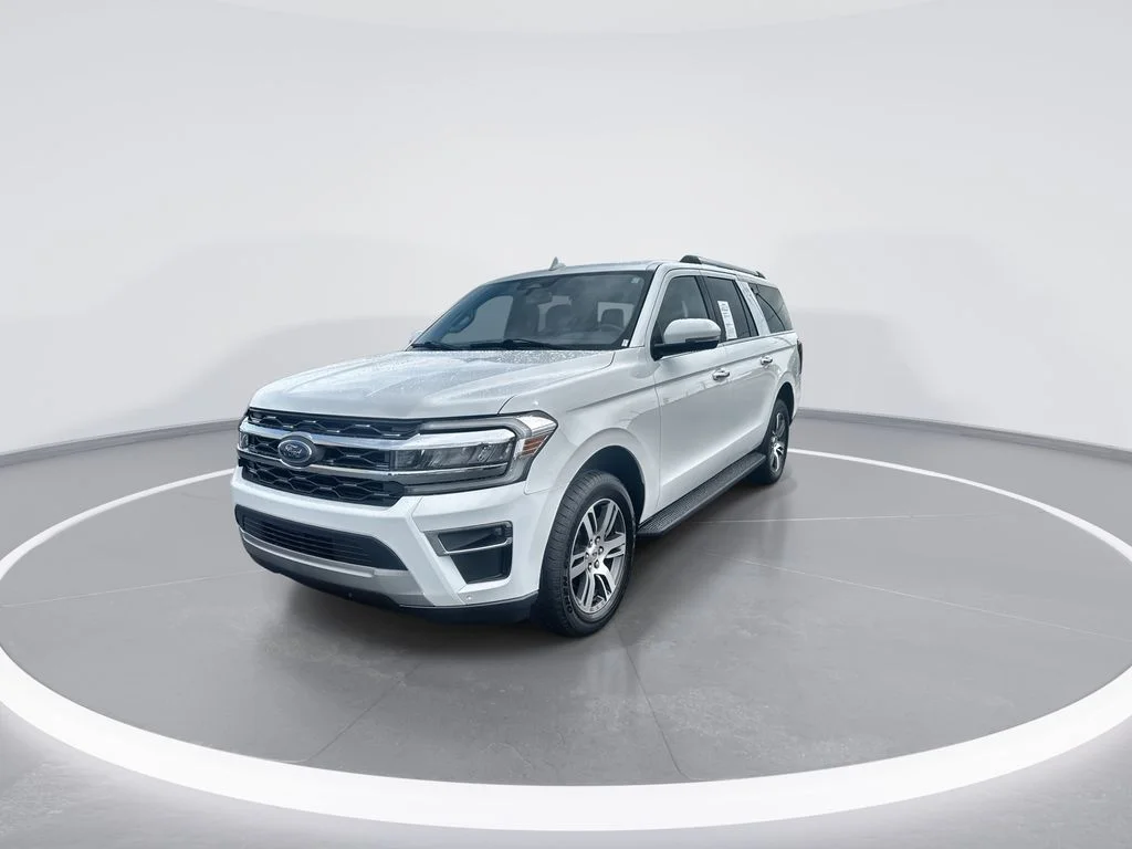 Used 2024 White Ford Limited image 4
