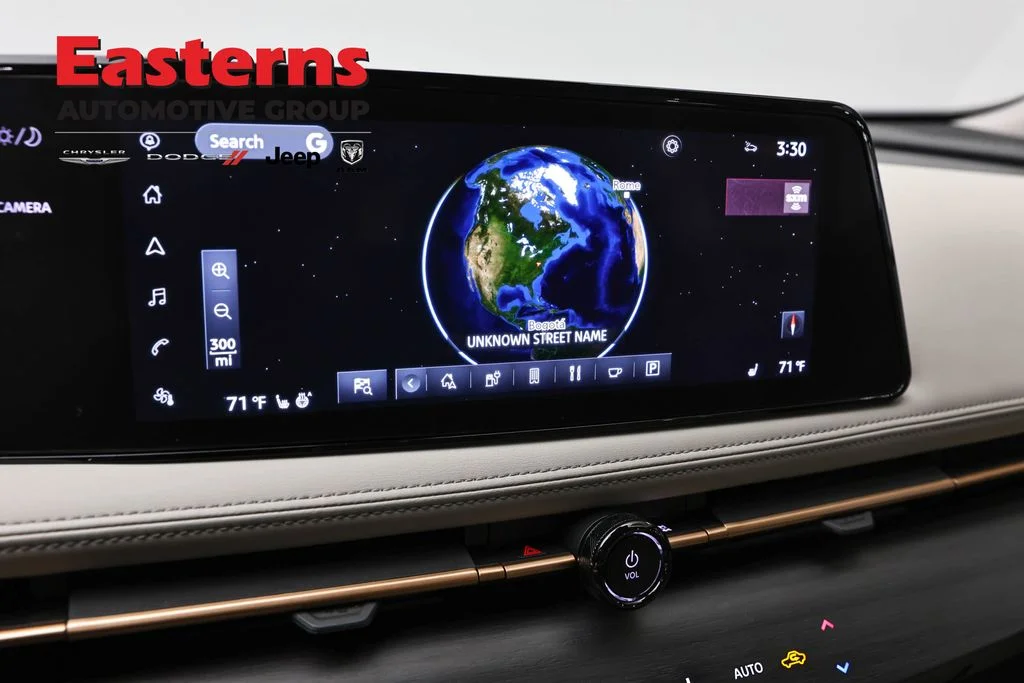 Used 2023 Black Nissan ENGAGE image 13