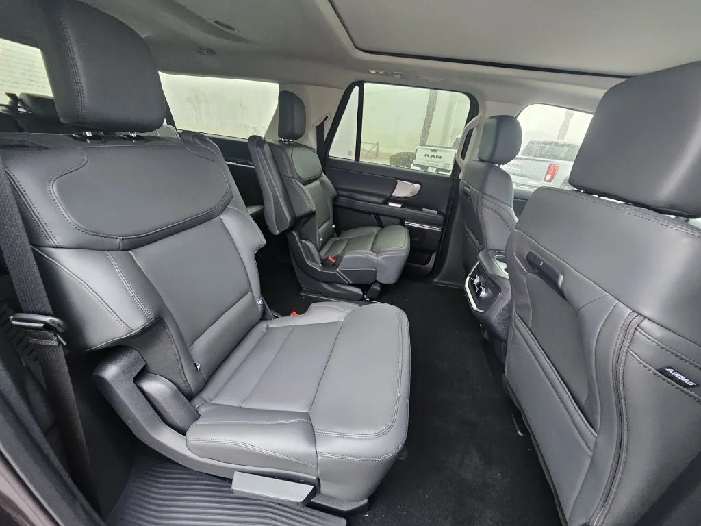New 2026 Dark Matter Gray Metallic Ford MAX Active image 9