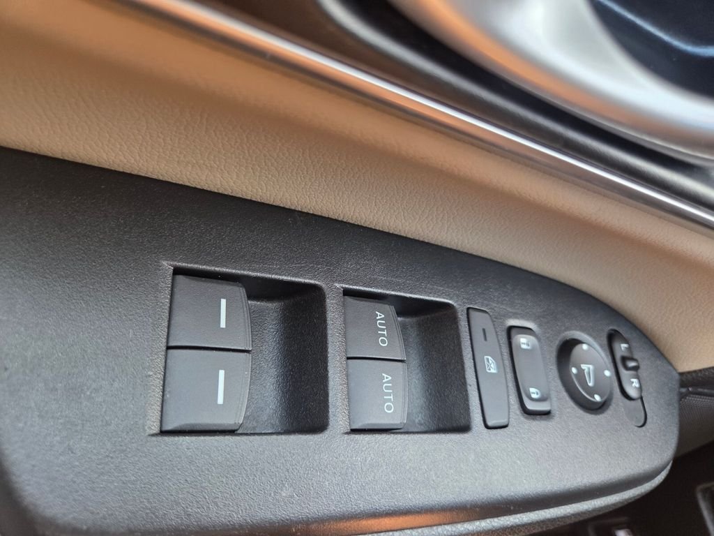 Used 2021  Honda EX-L image 20
