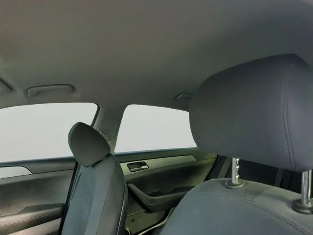 Used 2019 Black Hyundai SE image 20