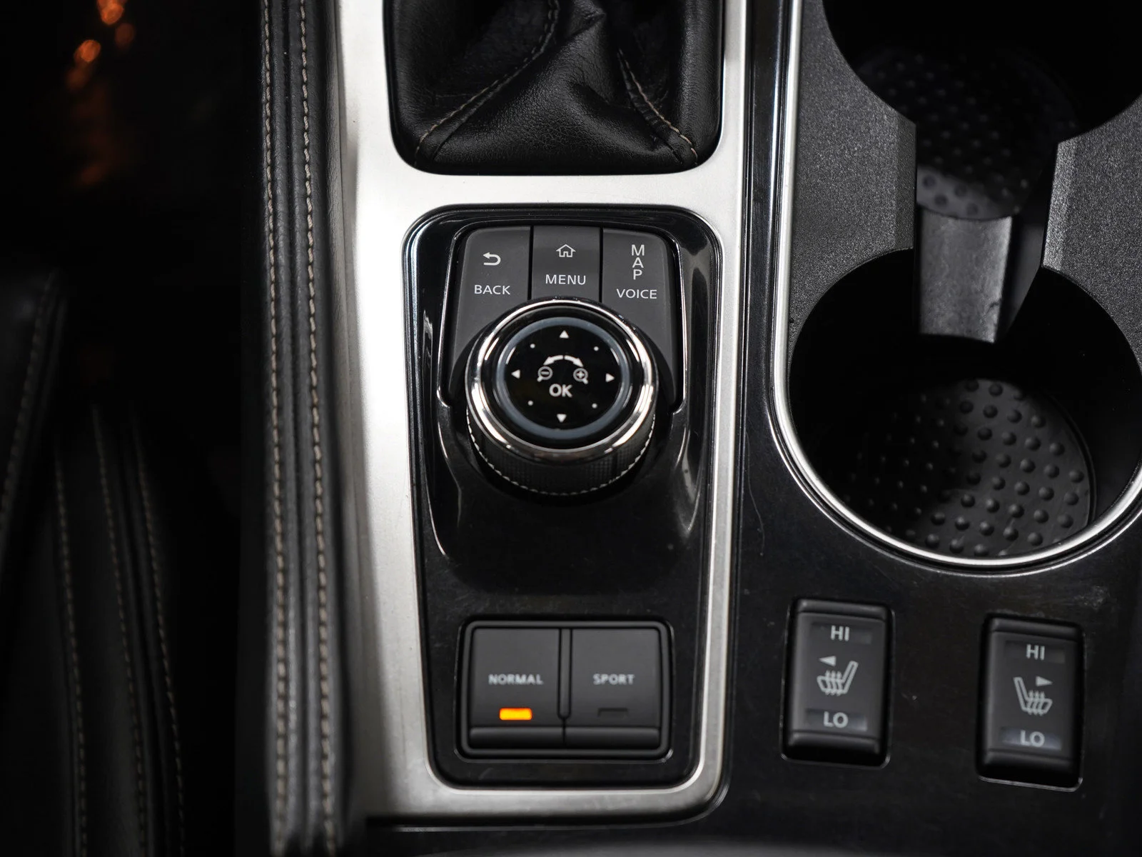 Used 2017 Super Black Nissan 3.5 SV image 17