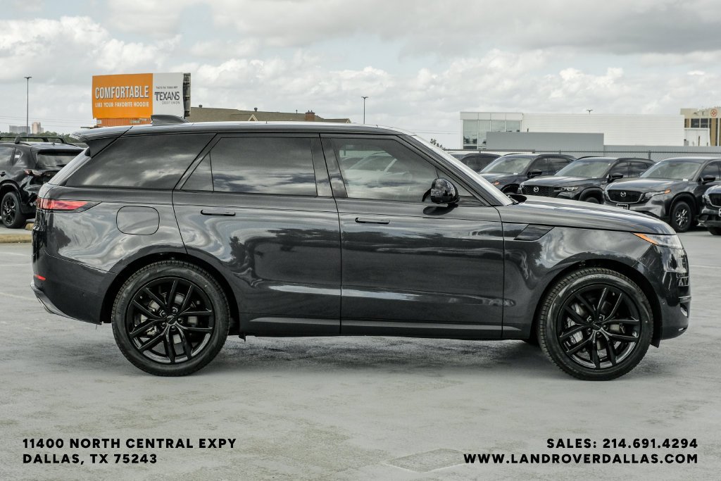 New 2026 Carpathian Gray Land Rover SE image 7