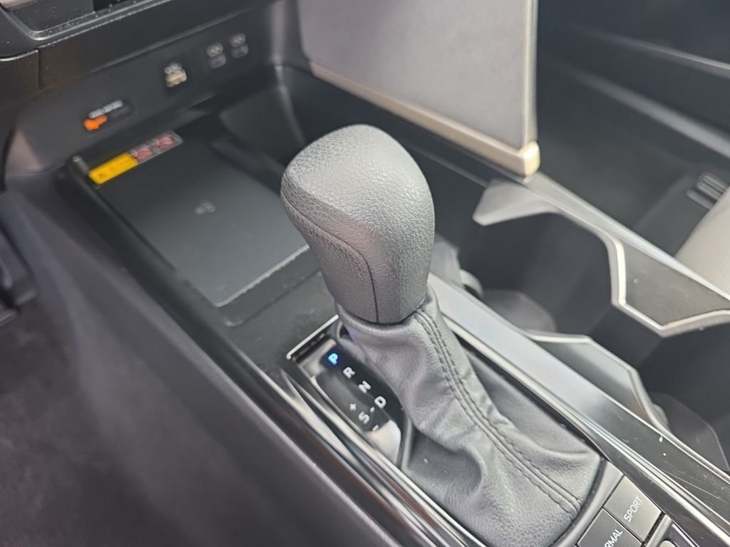Certified Used 2025  Toyota LE image 20