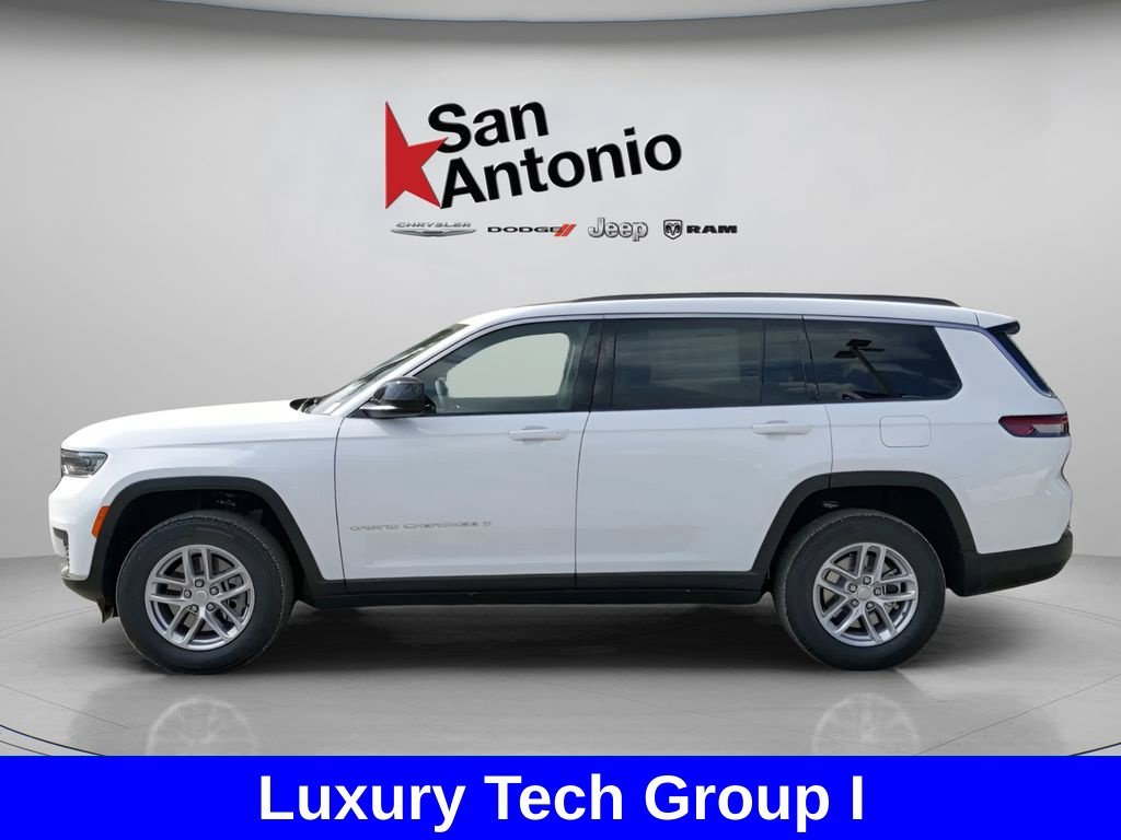 New 2025 Bright White Clear-Coat Exterior Paint Jeep Laredo image 5