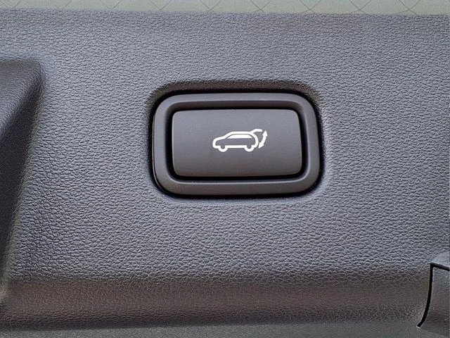 New 2026 White Hyundai SEL Premium image 7