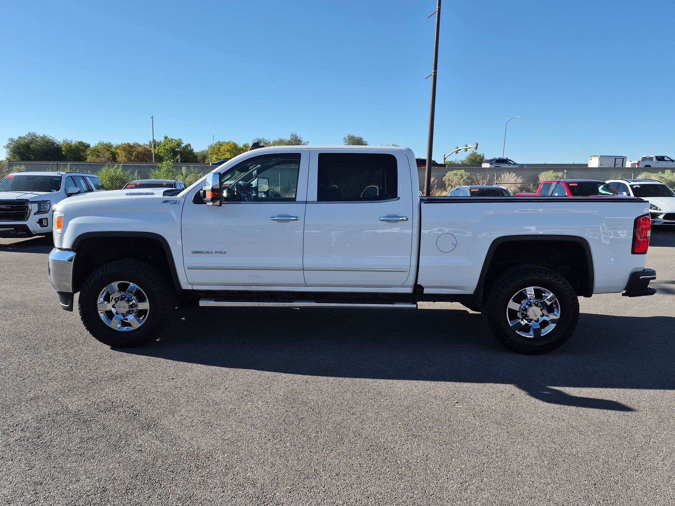 Used 2018 White GMC SLT image 2