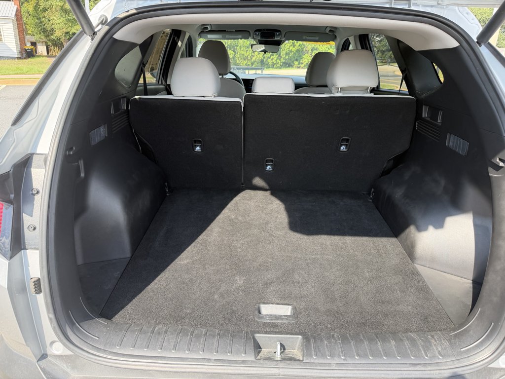 Used 2025 Silver Hyundai SEL image 19