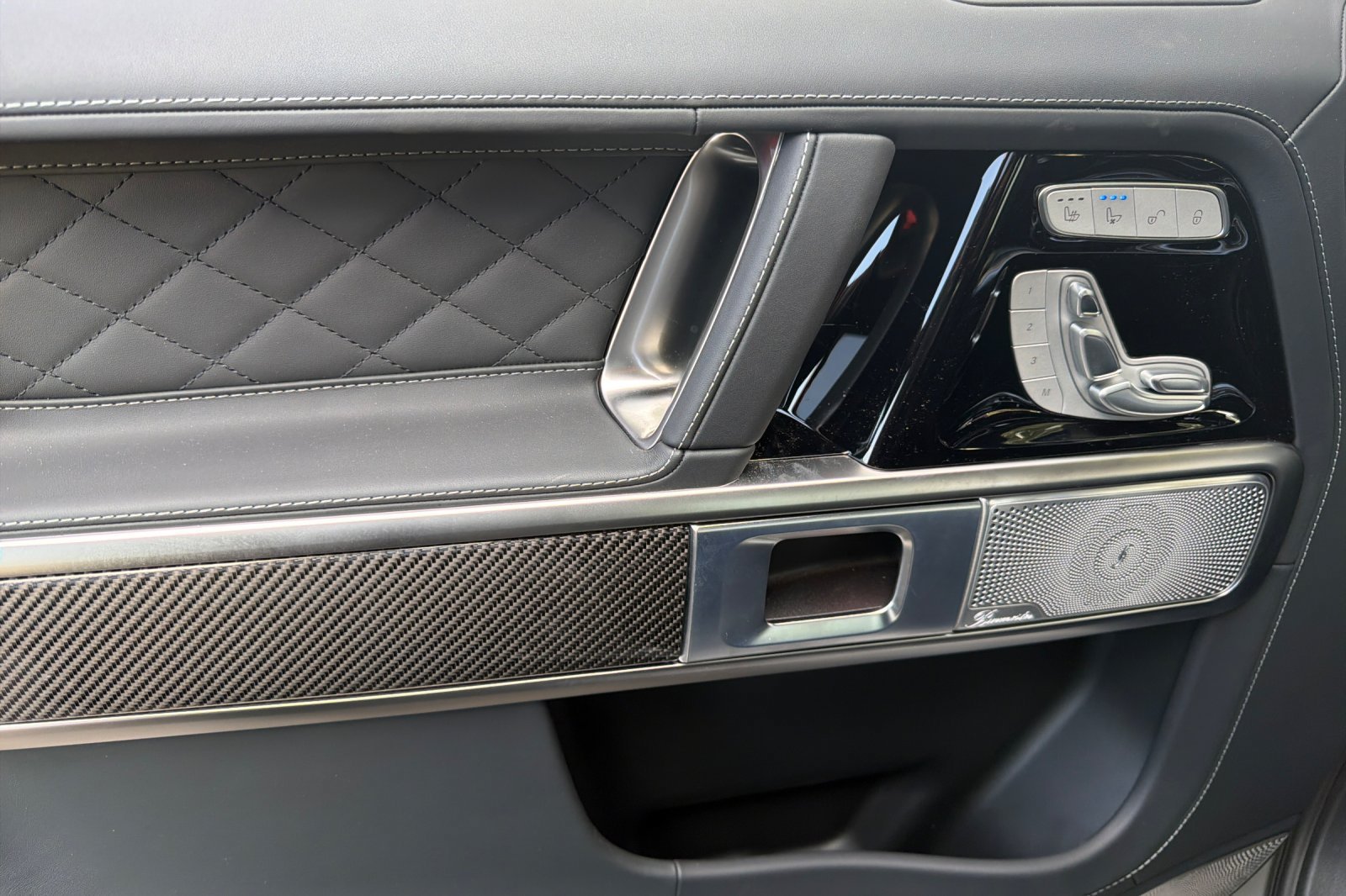 New 2027 MANUFAKTUR Arabian Grey Non- Metallic Mercedes-Benz G 63 AMG® image 23