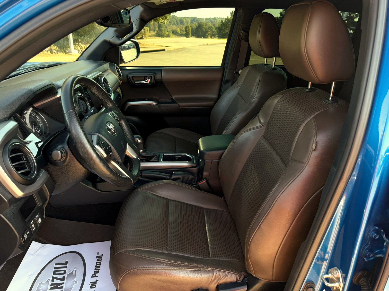 Used 2017 Blazing Blue Pearl Toyota Limited image 11