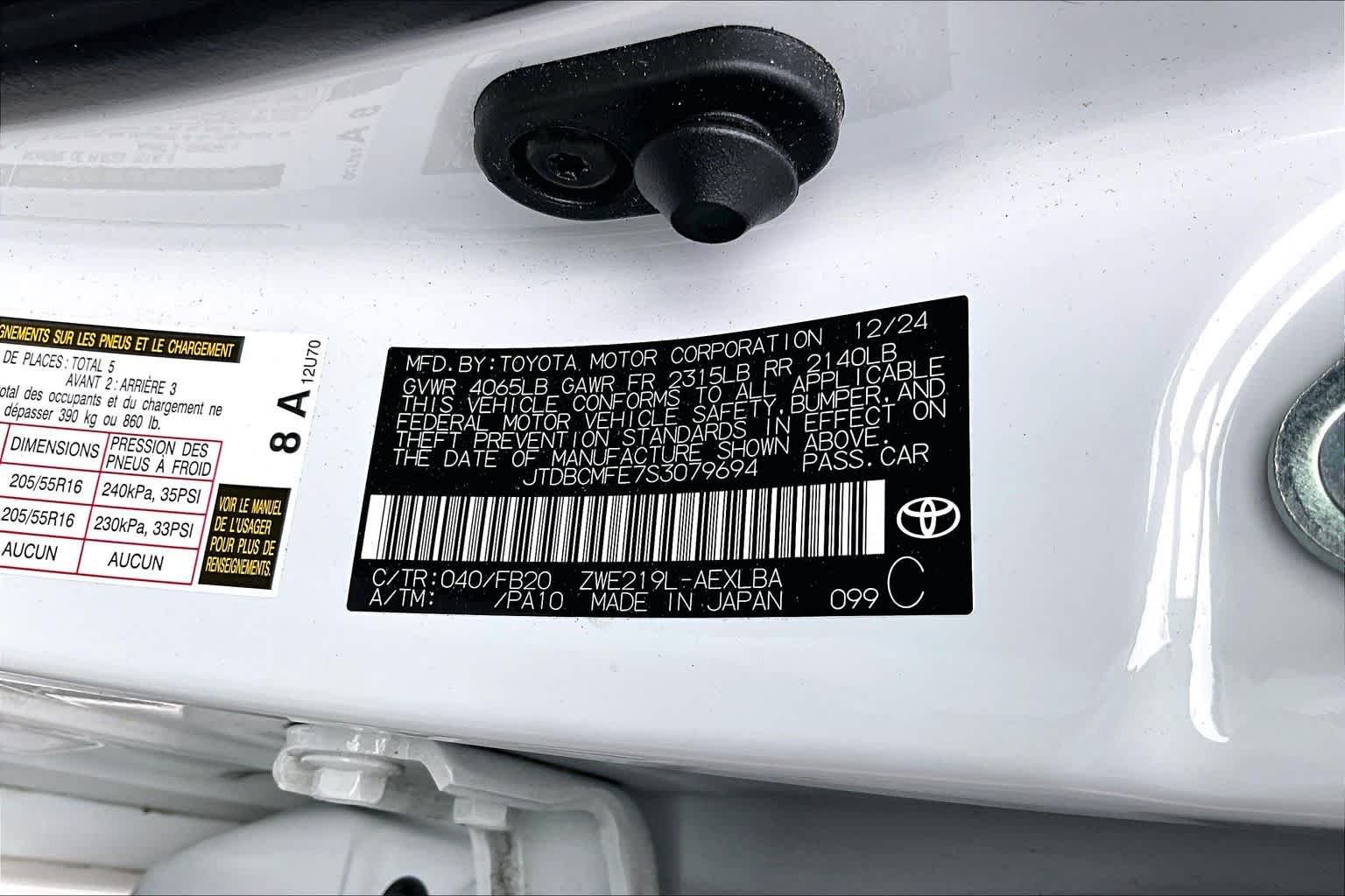 Used 2025 Ice Cap Toyota Hybrid LE image 34