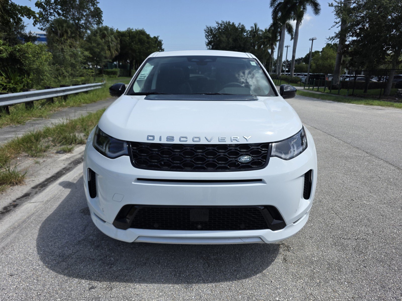 New 2025 Fuji White Land Rover P250 S image 8