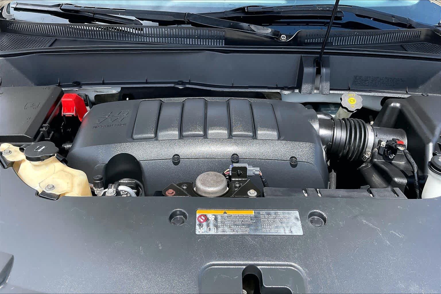 Used 2013 White Diamond Tricoat Chevrolet LT image 30