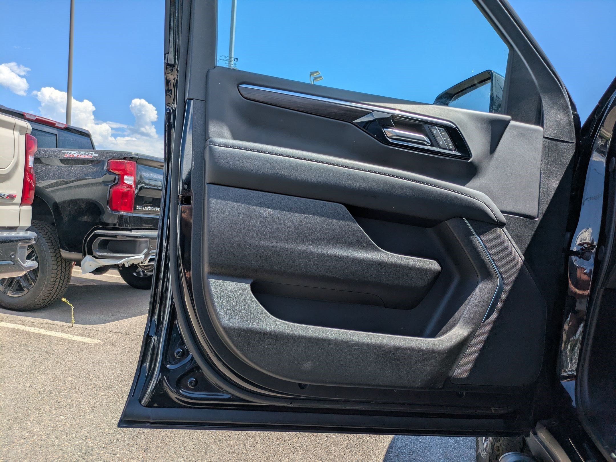 Used 2025 Black Chevrolet Z71 image 12