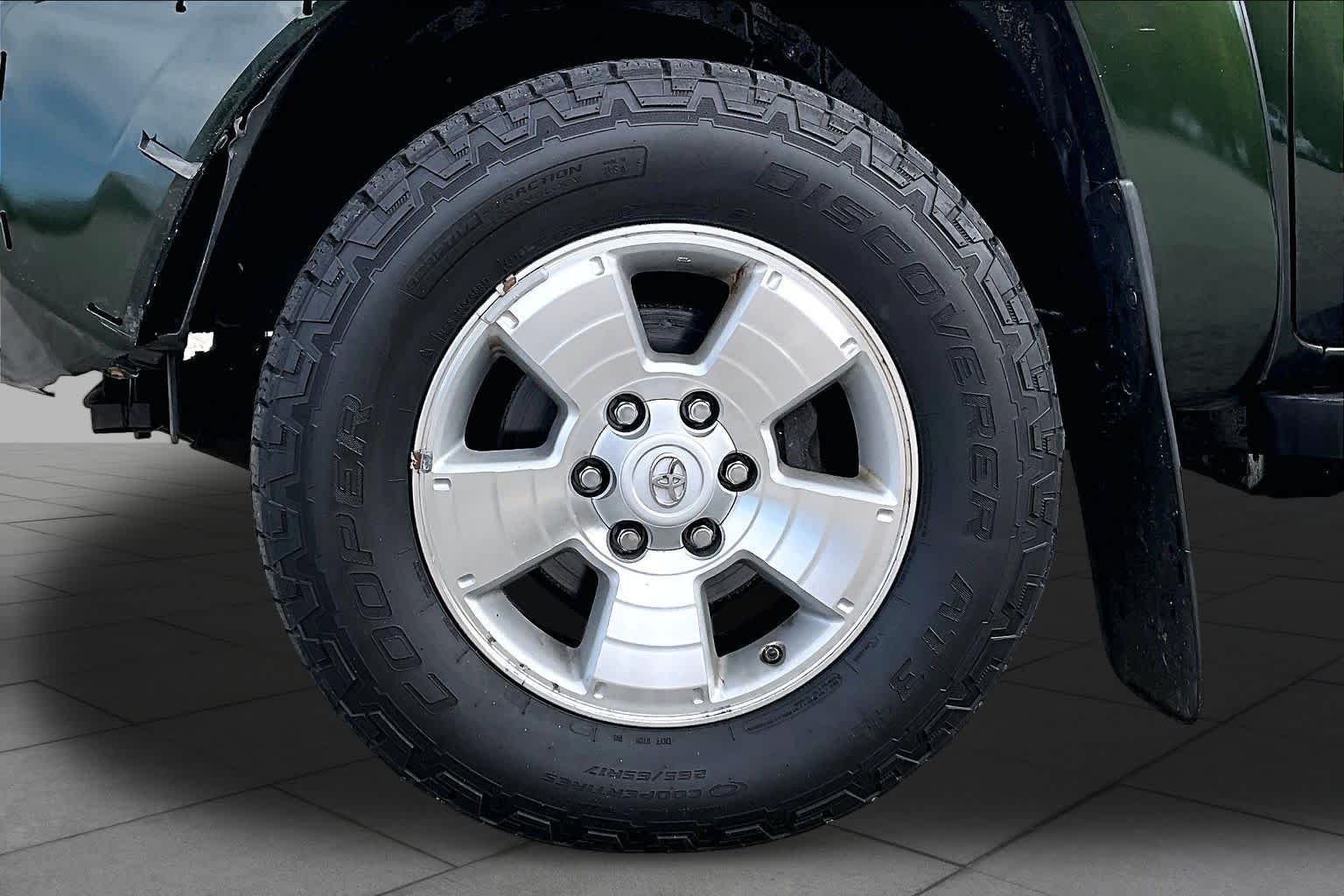 Used 2014 Spruce Mica Toyota  image 10