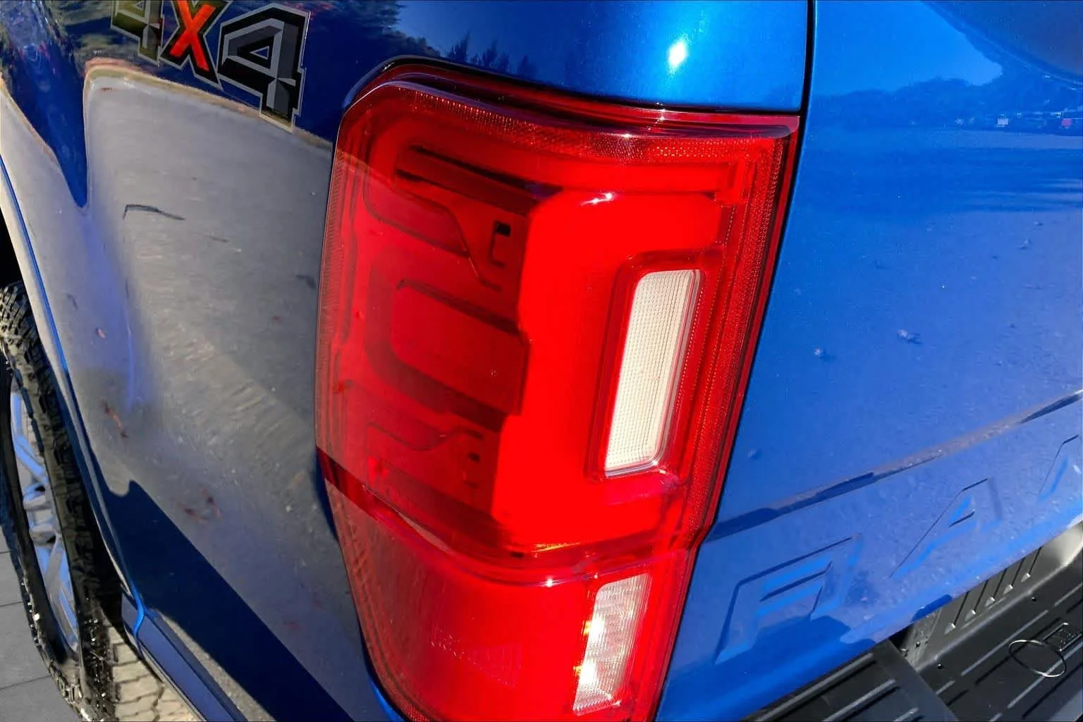 Certified Used 2019 Blue Ford XLT image 28