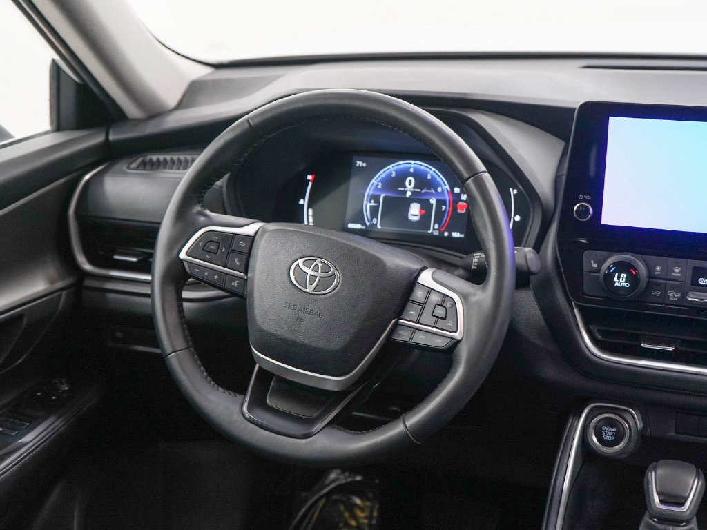 Used 2024 Pearl Toyota Xle image 15