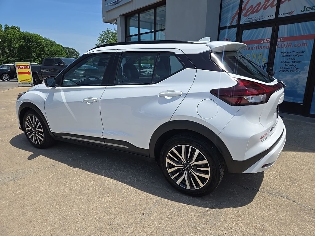 Used 2024 White Nissan SR image 6