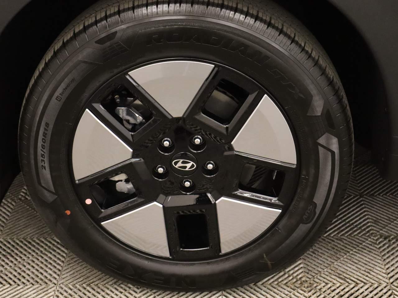 New 2026 Phantom Black Hyundai SE image 6