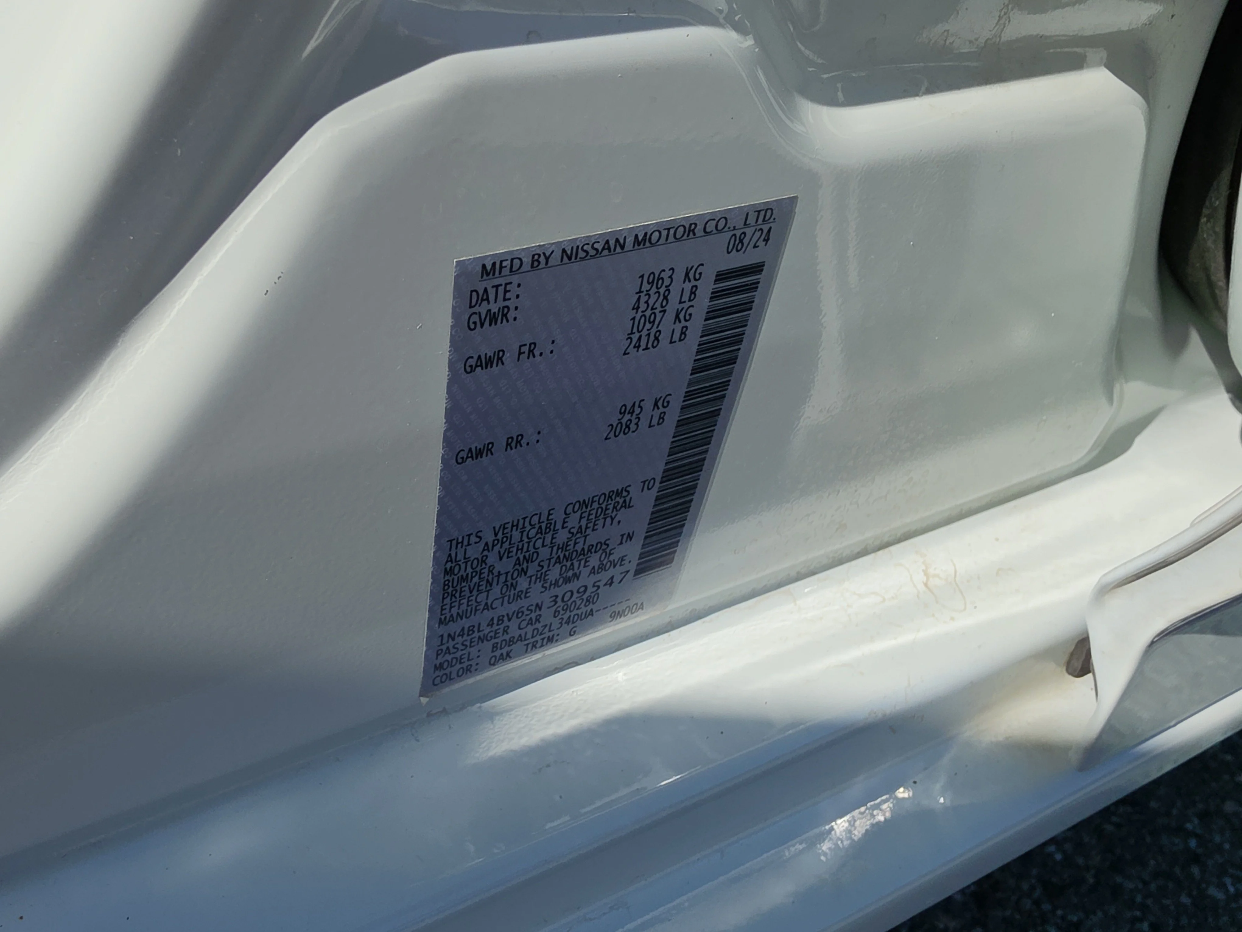 Certified Used 2025 Glacier White Nissan S image 32