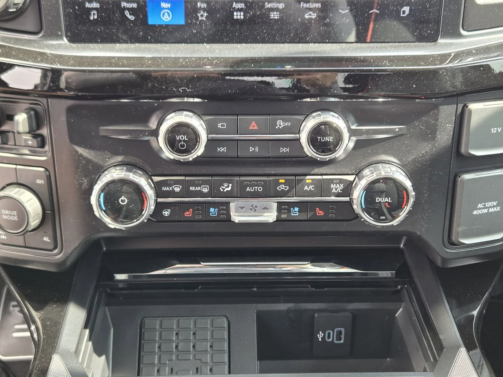 New 2026 Agate Black Metallic Ford F-250® Lariat® image 12